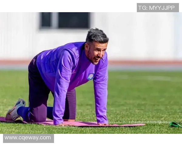 足球明星亲自设计服装与粉丝互动展现独特魅力与时尚风格